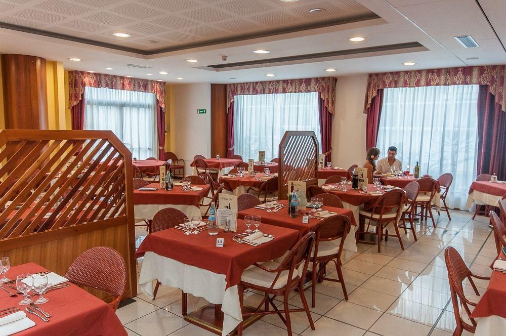 Alpholiday Dolomiti Wellness & Family Hotel ディマーロ エクステリア 写真