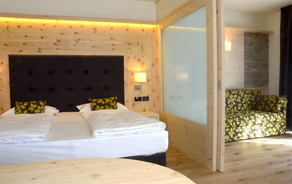 Alpholiday Dolomiti Wellness & Family Hotel ディマーロ エクステリア 写真