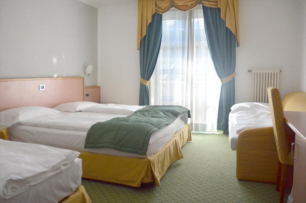 Alpholiday Dolomiti Wellness & Family Hotel ディマーロ エクステリア 写真