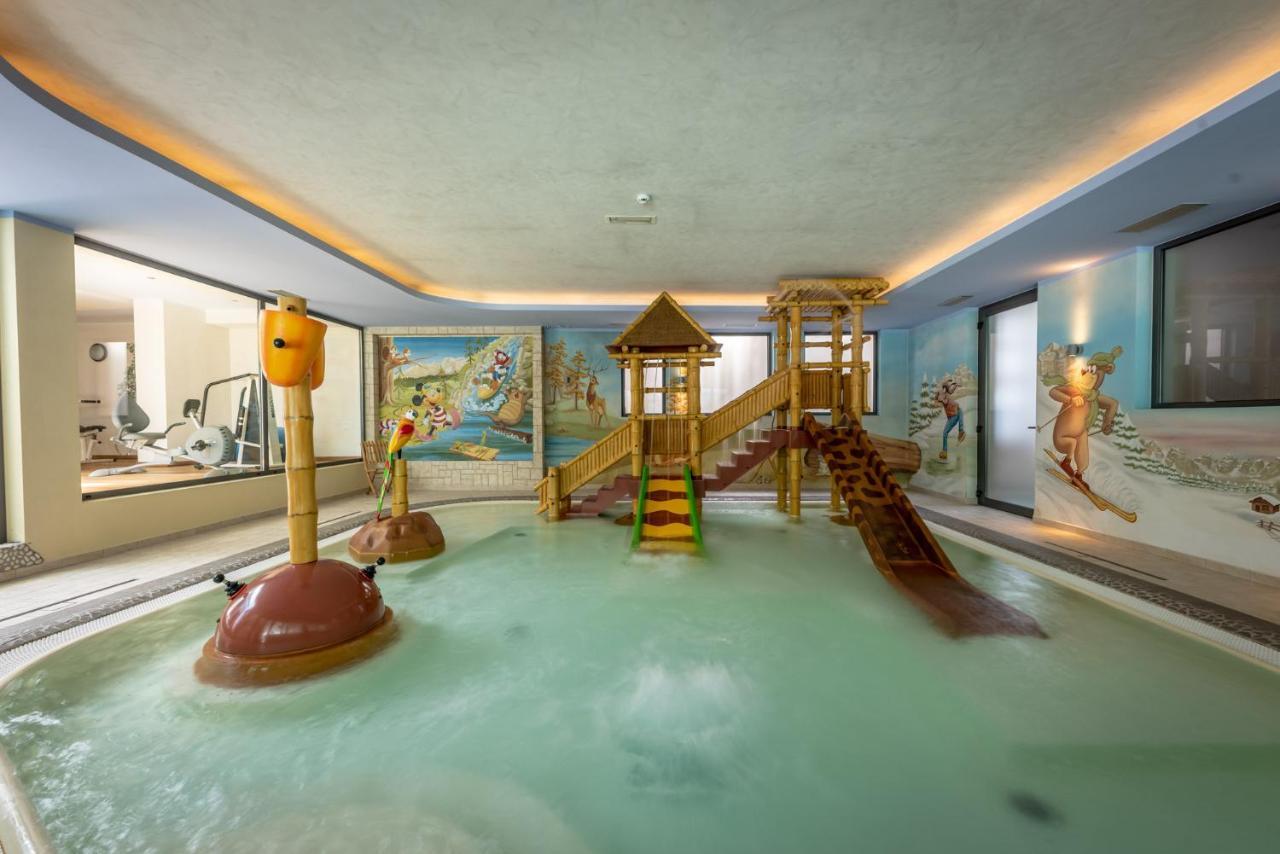 Alpholiday Dolomiti Wellness & Family Hotel ディマーロ エクステリア 写真