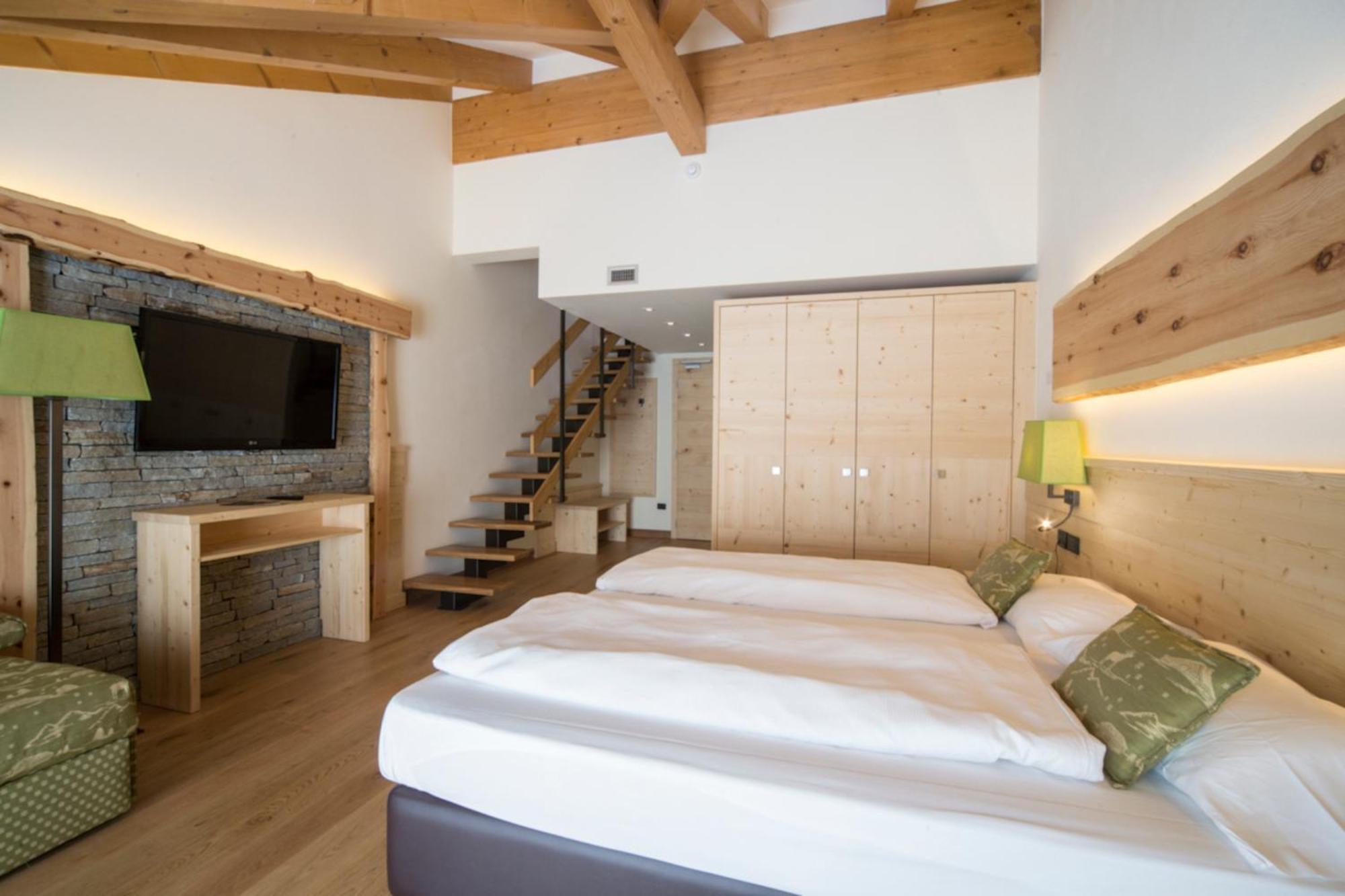 Alpholiday Dolomiti Wellness & Family Hotel ディマーロ 部屋 写真