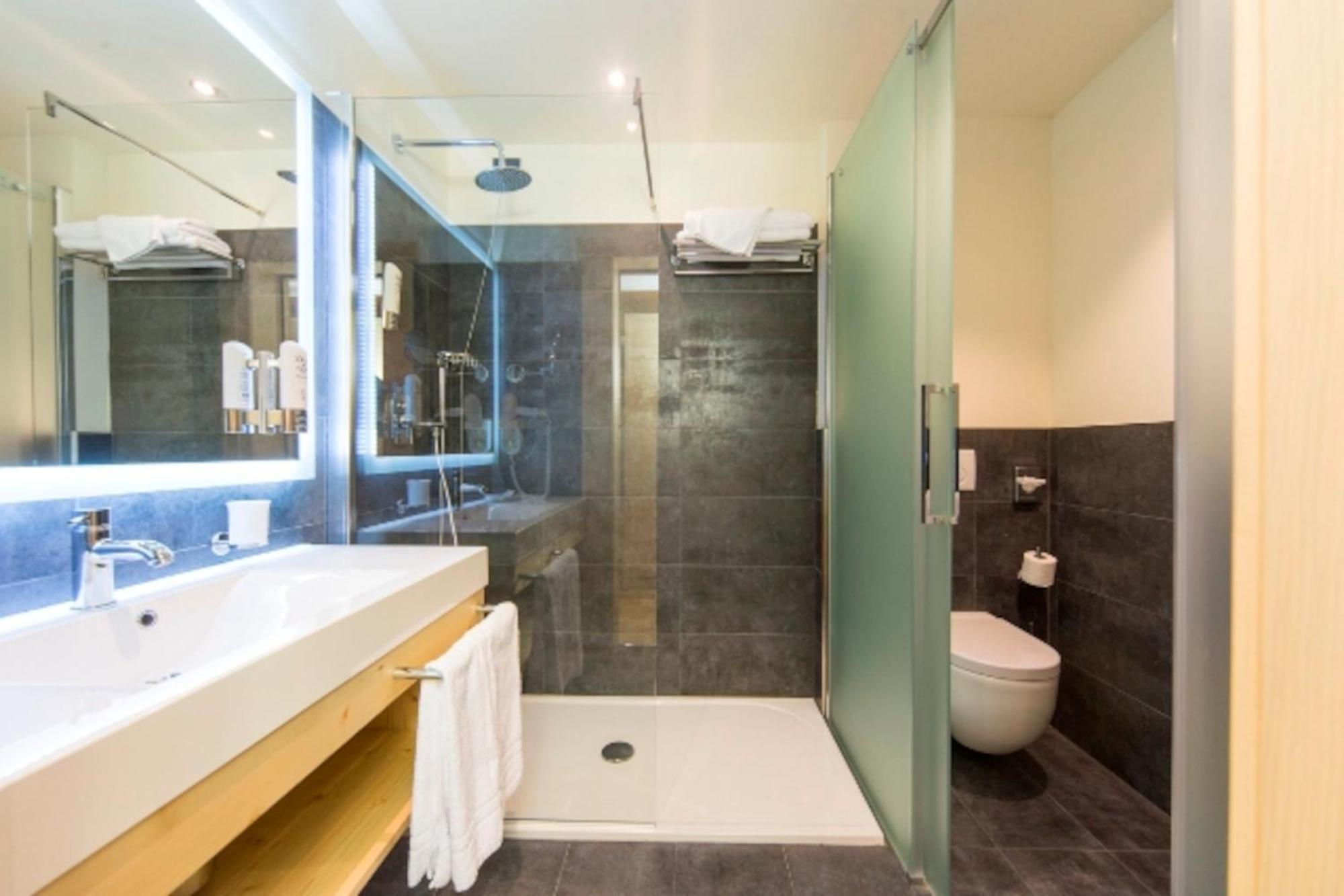 Alpholiday Dolomiti Wellness & Family Hotel ディマーロ 部屋 写真