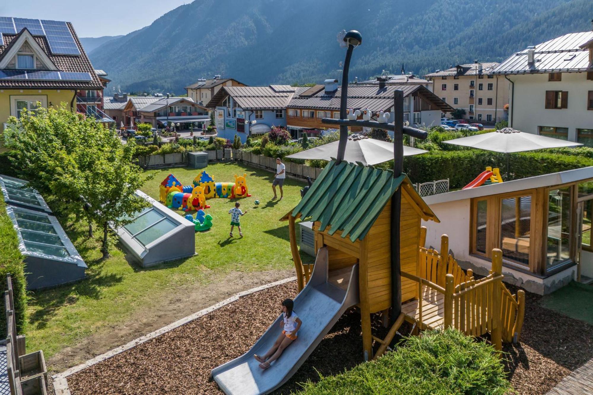 Alpholiday Dolomiti Wellness & Family Hotel ディマーロ エクステリア 写真