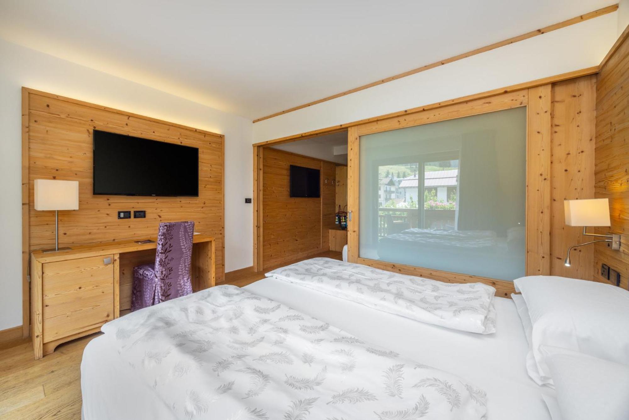 Alpholiday Dolomiti Wellness & Family Hotel ディマーロ 部屋 写真