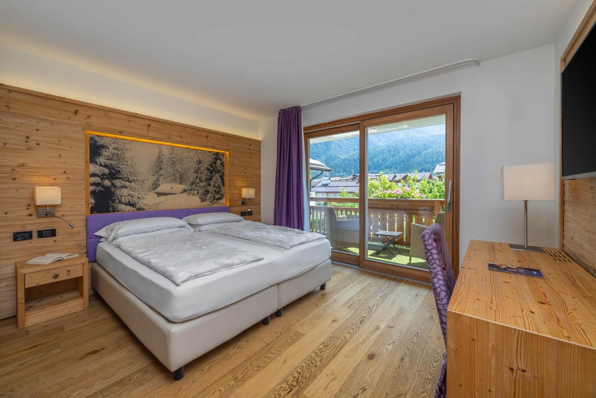 Alpholiday Dolomiti Wellness & Family Hotel ディマーロ 部屋 写真