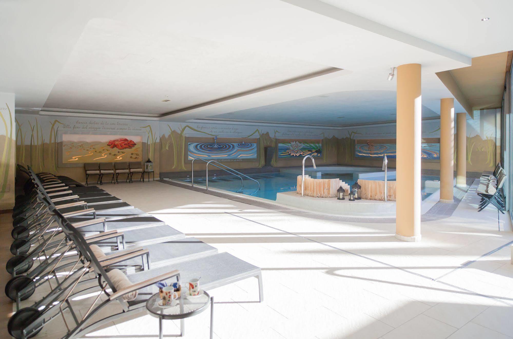 Alpholiday Dolomiti Wellness & Family Hotel ディマーロ エクステリア 写真