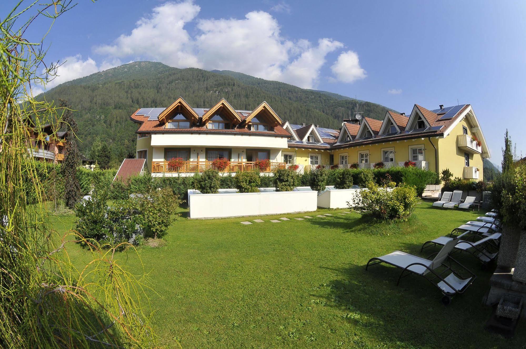 Alpholiday Dolomiti Wellness & Family Hotel ディマーロ エクステリア 写真