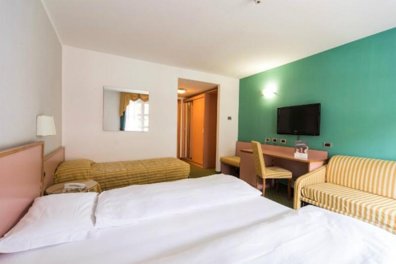 Alpholiday Dolomiti Wellness & Family Hotel ディマーロ エクステリア 写真