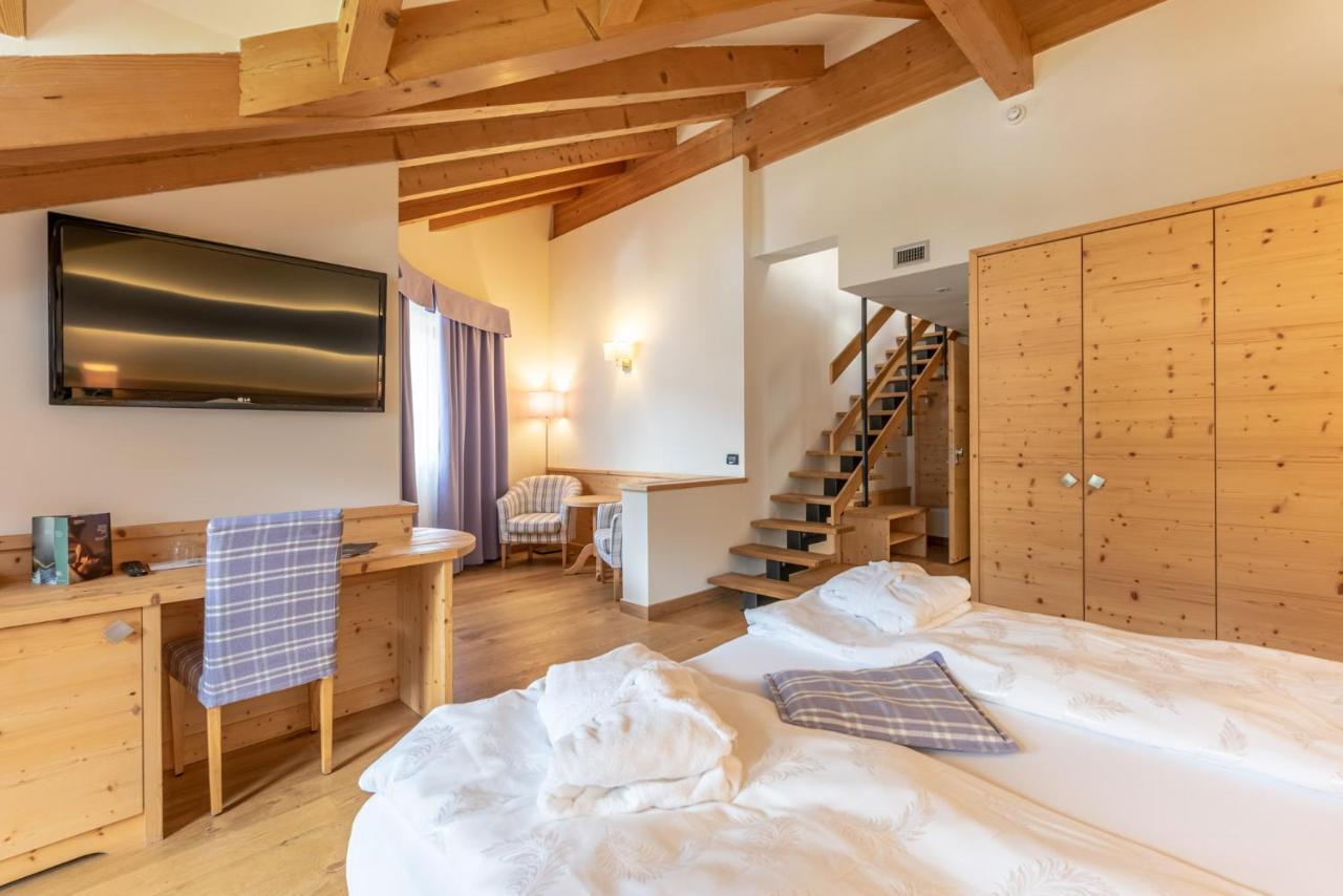Alpholiday Dolomiti Wellness & Family Hotel ディマーロ エクステリア 写真